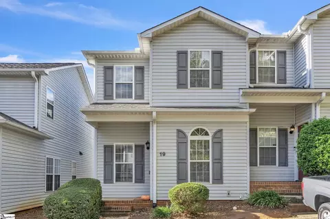 19 Huntress Dr, Greer, SC 29651