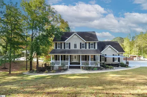 13 Fox Creek Ct, Travelers Rest, SC 29690