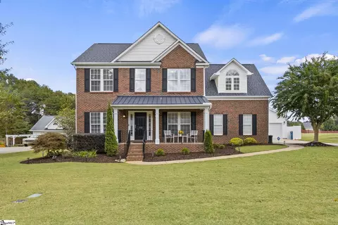 112 Hartwick Ln, Fountain Inn, SC 29644