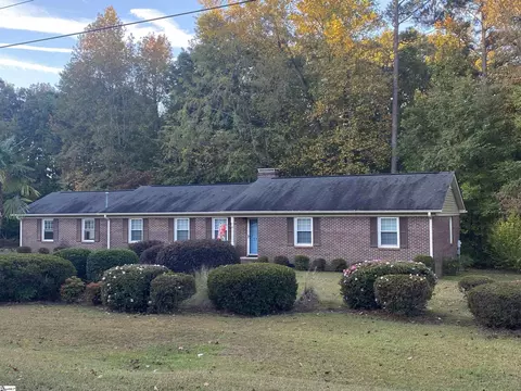 114 Fox Trl, Laurens, SC 29360