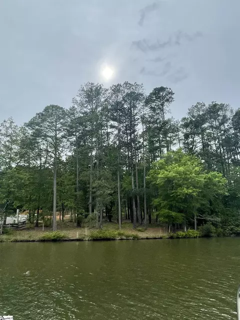 6 Herrington Dr, Newberry, SC 29332