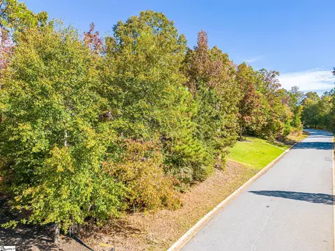 221 Saluda Run Dr, Piedmont, SC 29673