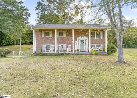 117 Avondale Rd, Greenwood, SC 29649