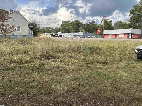 411 Cedar Lane Rd, Greenville, SC 29611