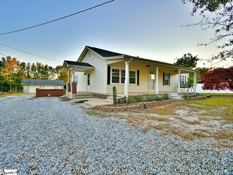 200 Harmony Rd, Ware Shoals, SC 29692
