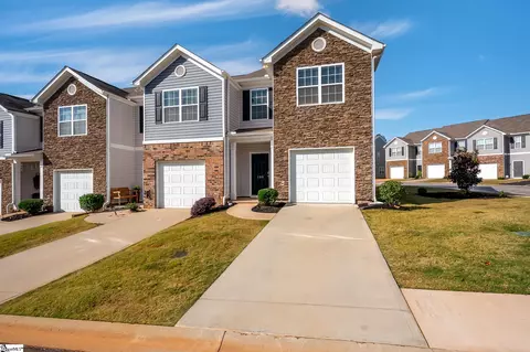 100 Moorlyn Ln, Greer, SC 29650