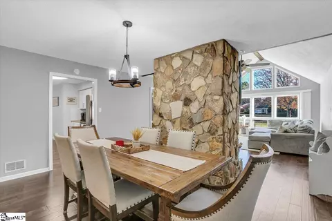 102 Jay Cir, Moore, SC 29369 photo 8