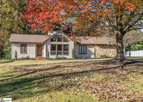 102 Jay Cir, Moore, SC 29369 photo 2