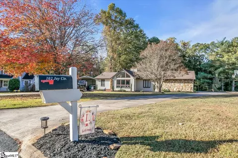 102 Jay Cir, Moore, SC 29369 photo 3