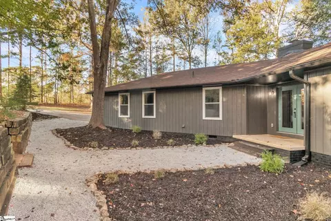 1538 Lakeview Dr, Laurens, SC 29360