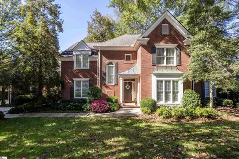 2 Oak Knob Ct, Simpsonville, SC 29681