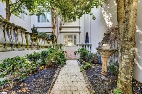 207 Castellan Dr, Greer, SC 29650
