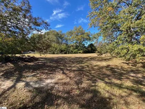 00 Colonial Acres Rd, Laurens, SC 29360