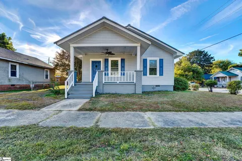307 Gordon St, Clinton, SC 29325