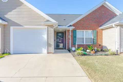 65 Magnolia Crest Dr, Simpsonville, SC 29681