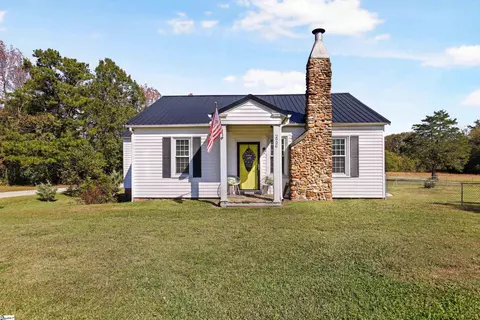 2926 N Highway 25, Hodges, SC 29653