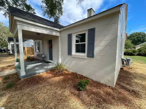 103 Locust St, Clinton, SC 29325