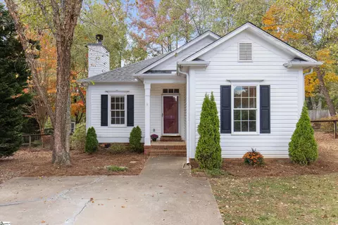 8 Mountain Trace Ct, Greenville, SC 29609