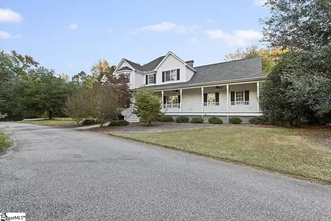 208 Farmdale Rd, Hodges, SC 29653