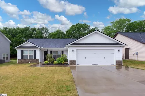 220 Lockeland Park Dr, Simpsonville, SC 29681