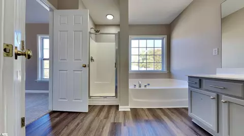 401 Middleshare Dr, Mauldin, SC 29662 photo 8