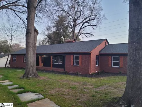102 Beechwood Dr, Spartanburg, SC 29307