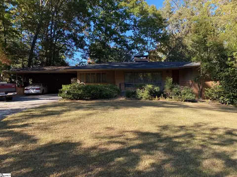 409 Bridgewater Dr, Greenville, SC 29615