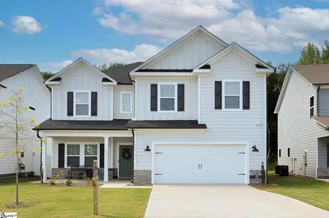 302 Alyssa Landing Dr, Fountain Inn, SC 29644