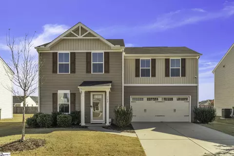 702 Braeswood St, Greenville, SC 29617