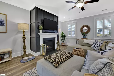 200 Townsend Dr, Greer, SC 29651 photo 5