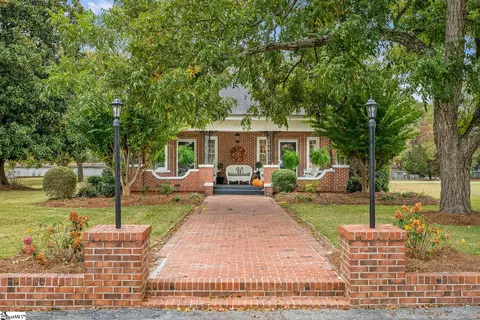724 Gulliver St, Fountain Inn, SC 29644