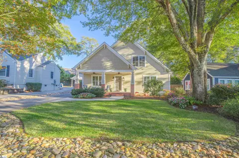 17 Phillips Ln, Greenville, SC 29605