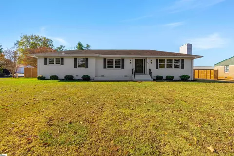 223 Farrs Bridge Rd, Greenville, SC 29617