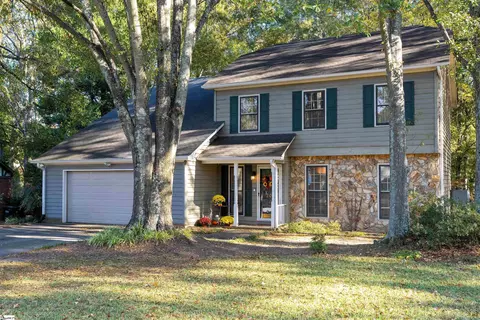 202 E Shefford St, Greer, SC 29650