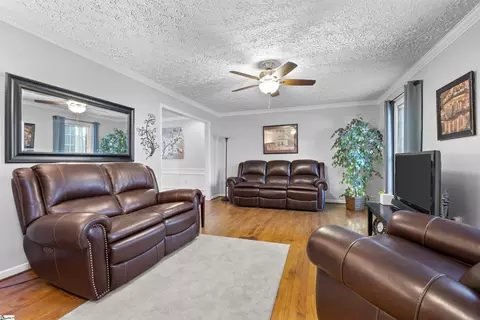 202 E Shefford St, Greer, SC 29650 photo 3