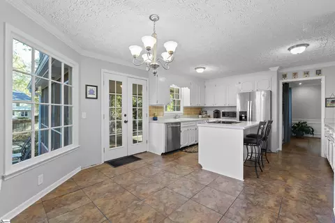 202 E Shefford St, Greer, SC 29650 photo 8