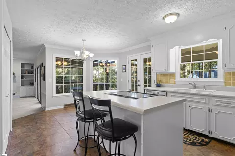 202 E Shefford St, Greer, SC 29650 photo 4