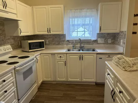 308 E Pheasant Hill Dr, Duncan, SC 29334 photo 2