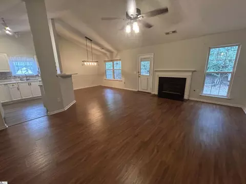 308 E Pheasant Hill Dr, Duncan, SC 29334 photo 9