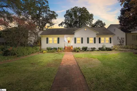 112 Mcpherson Ln, Greenville, SC 29605