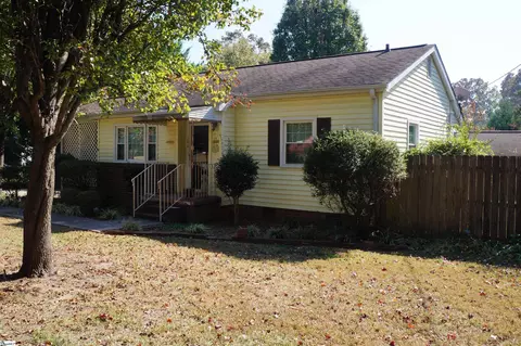 106 Dove Ln, Taylors, SC 29687