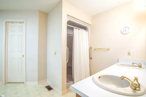 210 Windham Ln, Easley, SC 29642 photo 18