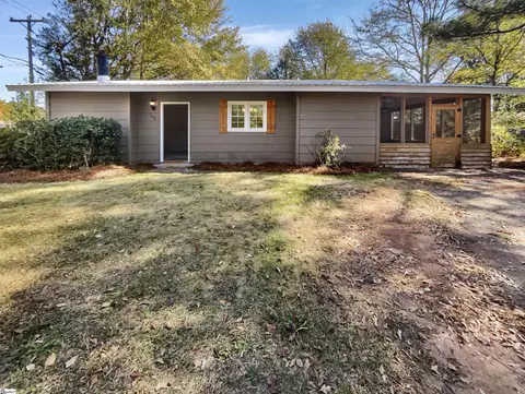 142 Excelsior Dr, Easley, SC 29640