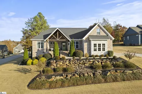 301 Wake Hill Ct, Taylors, SC 29687