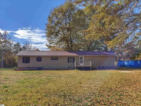 2056 E Georgia Rd, Woodruff, SC 29388