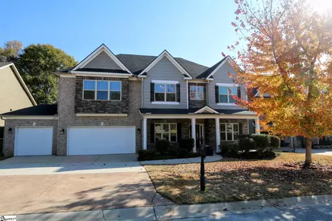 223 Peters Glenn Ct, Simpsonville, SC 29681