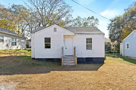 20 Bomar St, Inman, SC 29349