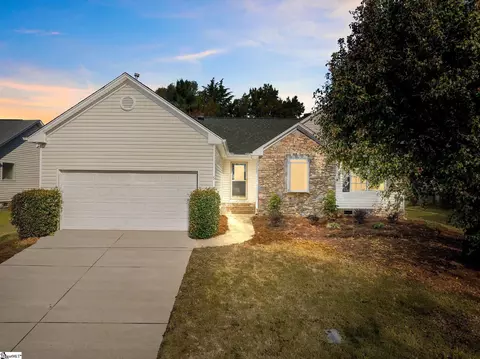 5 Northfield Ln, Simpsonville, SC 29681