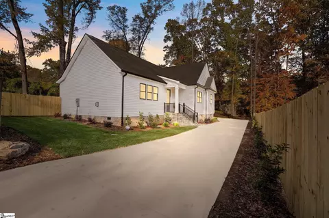 33 Celand St, Greenville, SC 29607