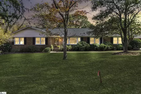 16 Danbury Dr, Greenville, SC 29615
